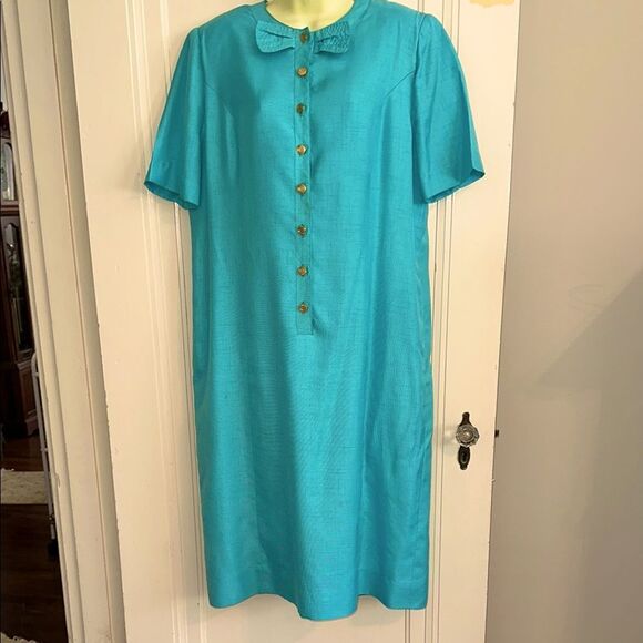 Vintage 60s Shimmery Turquoise Shift Short Sleeve Dress with shiny gold buttons - Picture 1 of 10